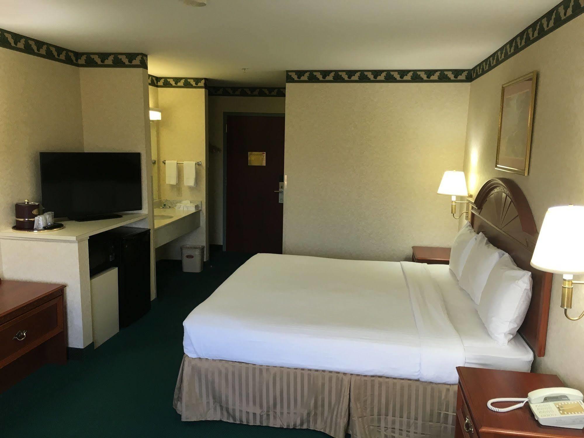 Grand Vista Hotel & Suites Vonore Exterior photo